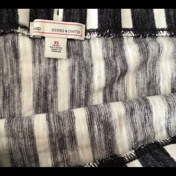 Gap XS Petite stripped Black & White Mini Skirt EXCELLENT CONDITION - Picture 5 of 5